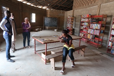 Thionk Essyl Bibliothèque Lire en Afrique